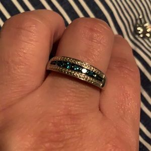 Stunning blue diamond ring diamonds are real but don’t know metal sorry